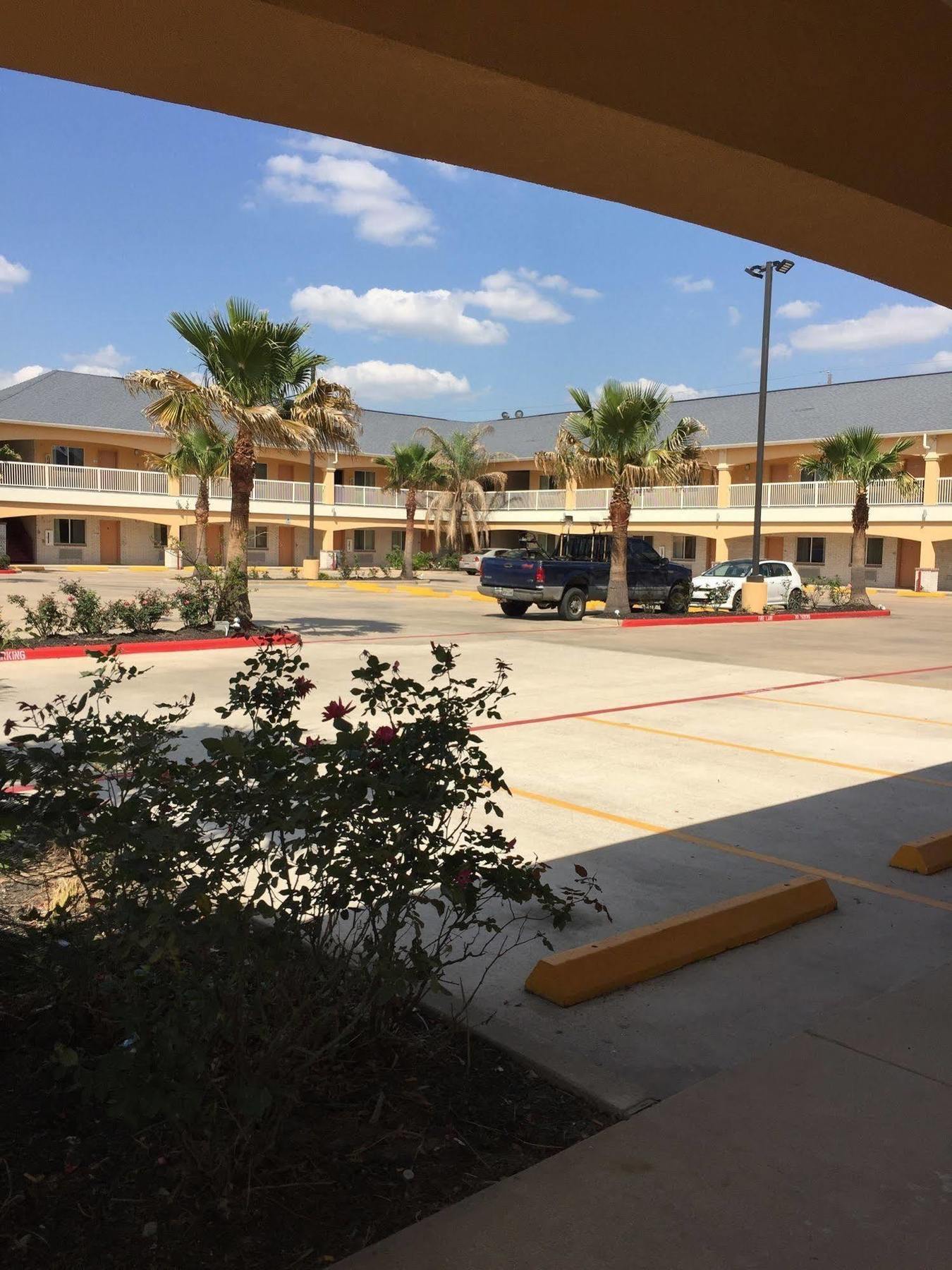 Scottish Inns & Suites Timber Creek, Houston, Tx Barker Exterior photo